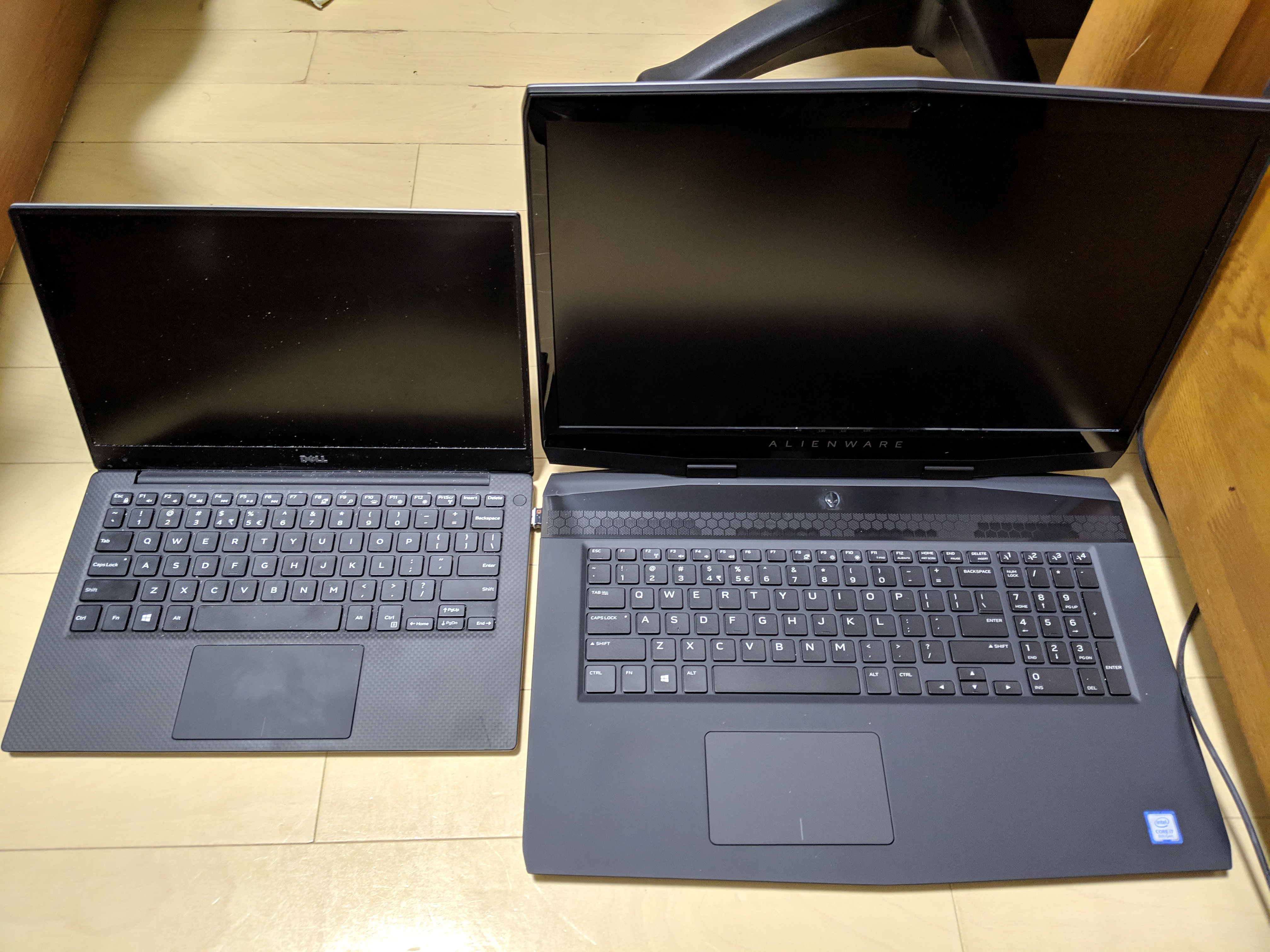 XPS 13と比べると暴力的に大きい